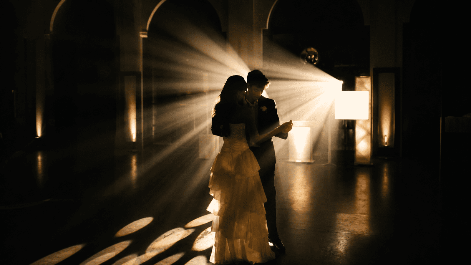 last dance wedding songs couple romantic final moment reception