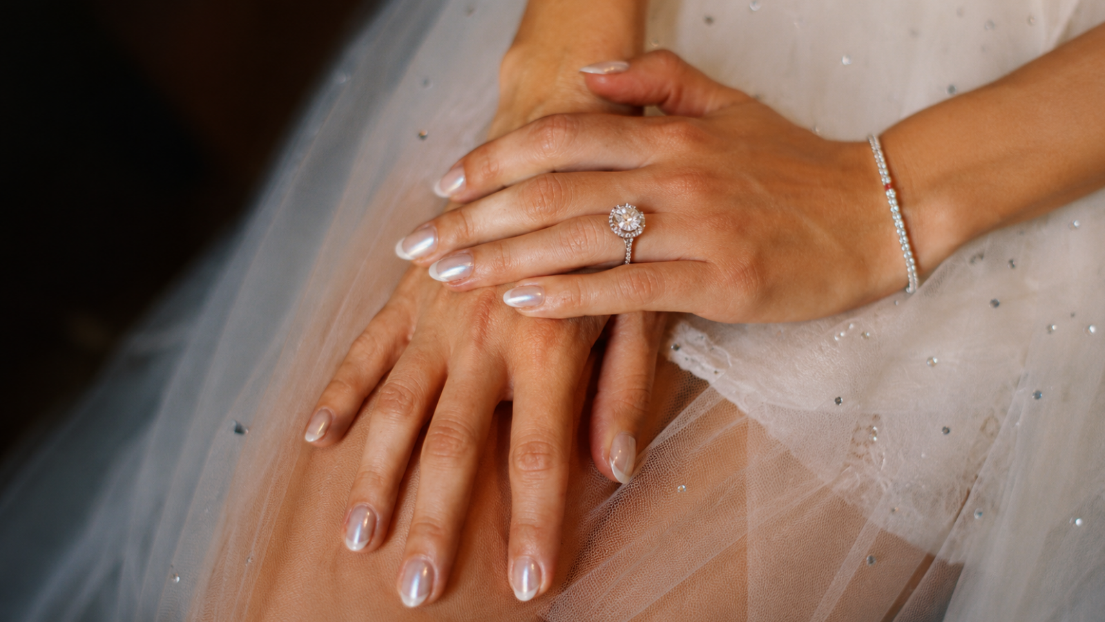 Short Wedding Nails: Elegant Ideas That Look Beautiful in Photos