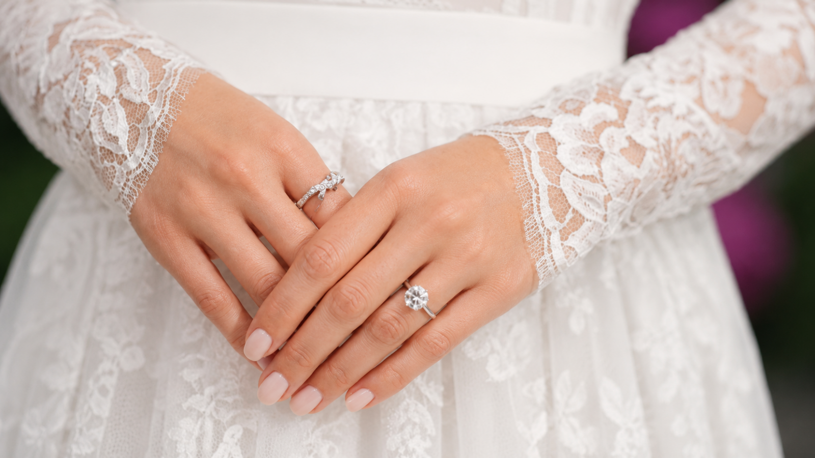 Short nude wedding nails with lace bridal sleeves