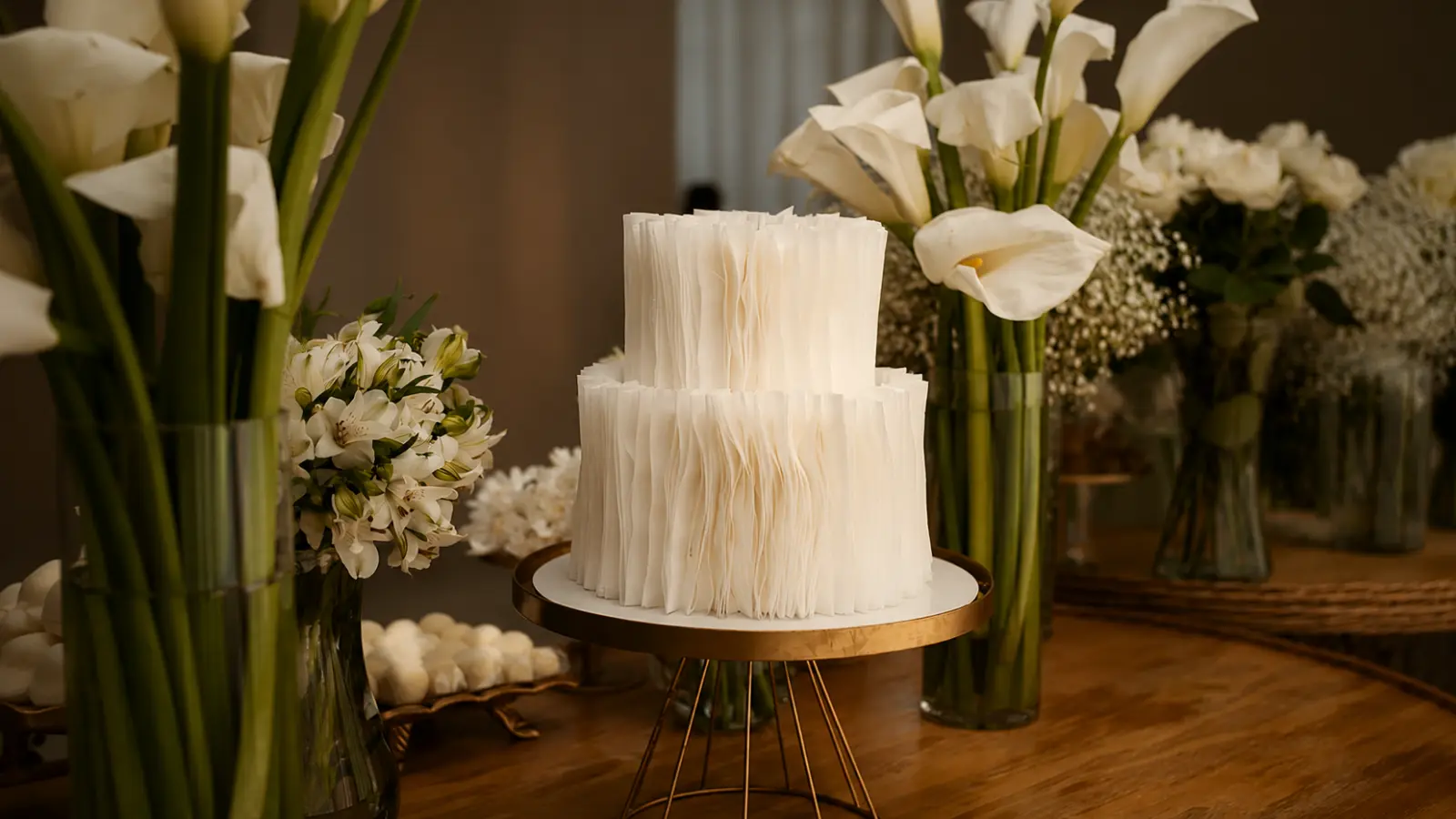 Modern gold wedding cake stand