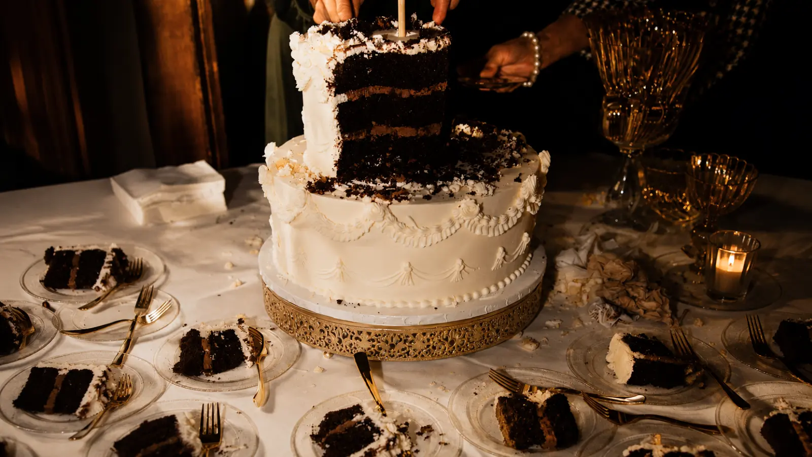 Wedding cake flavor display with sliced pieces