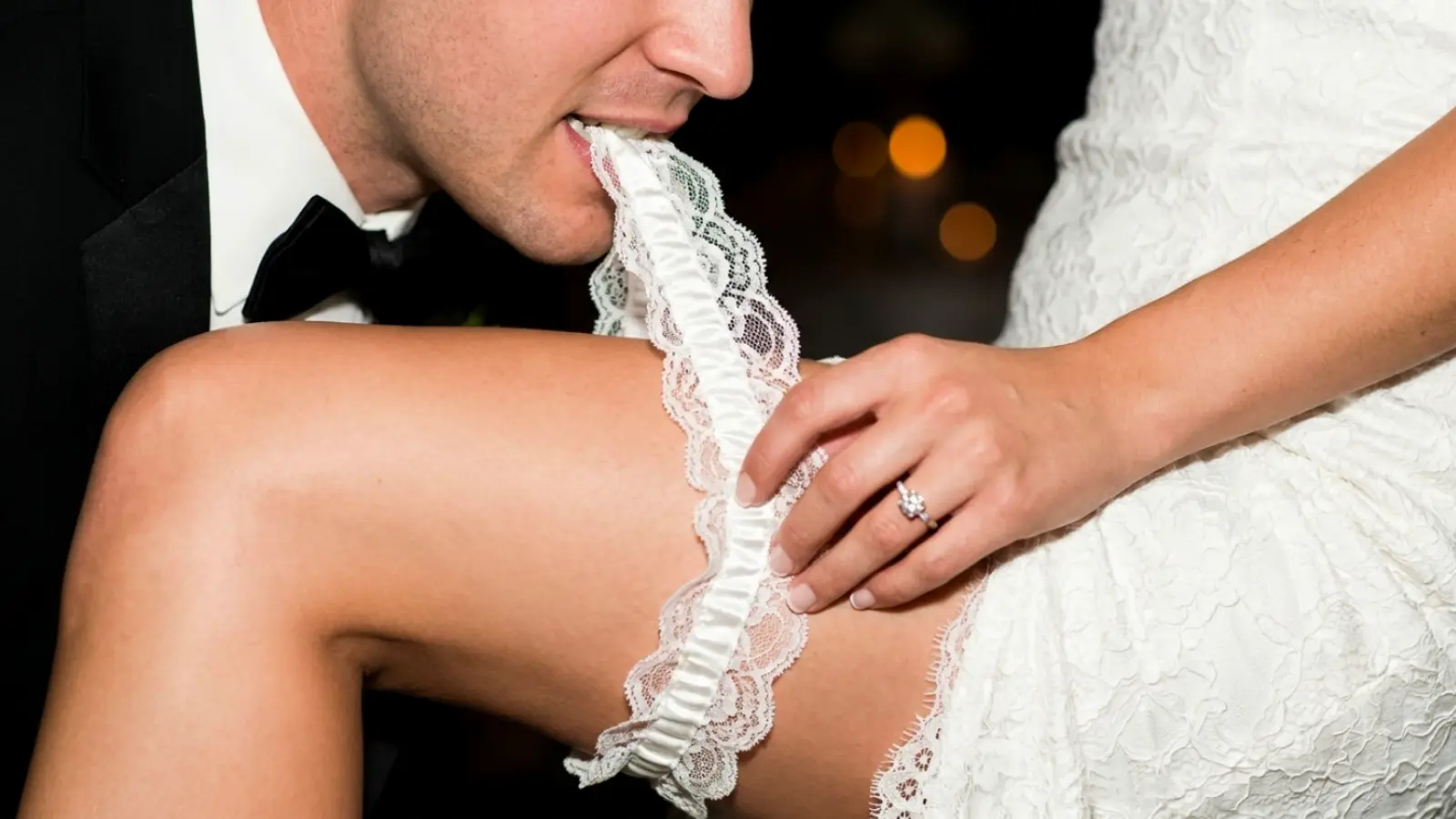 Wedding Garter Removal: Meaning, Etiquette and Modern Alternatives