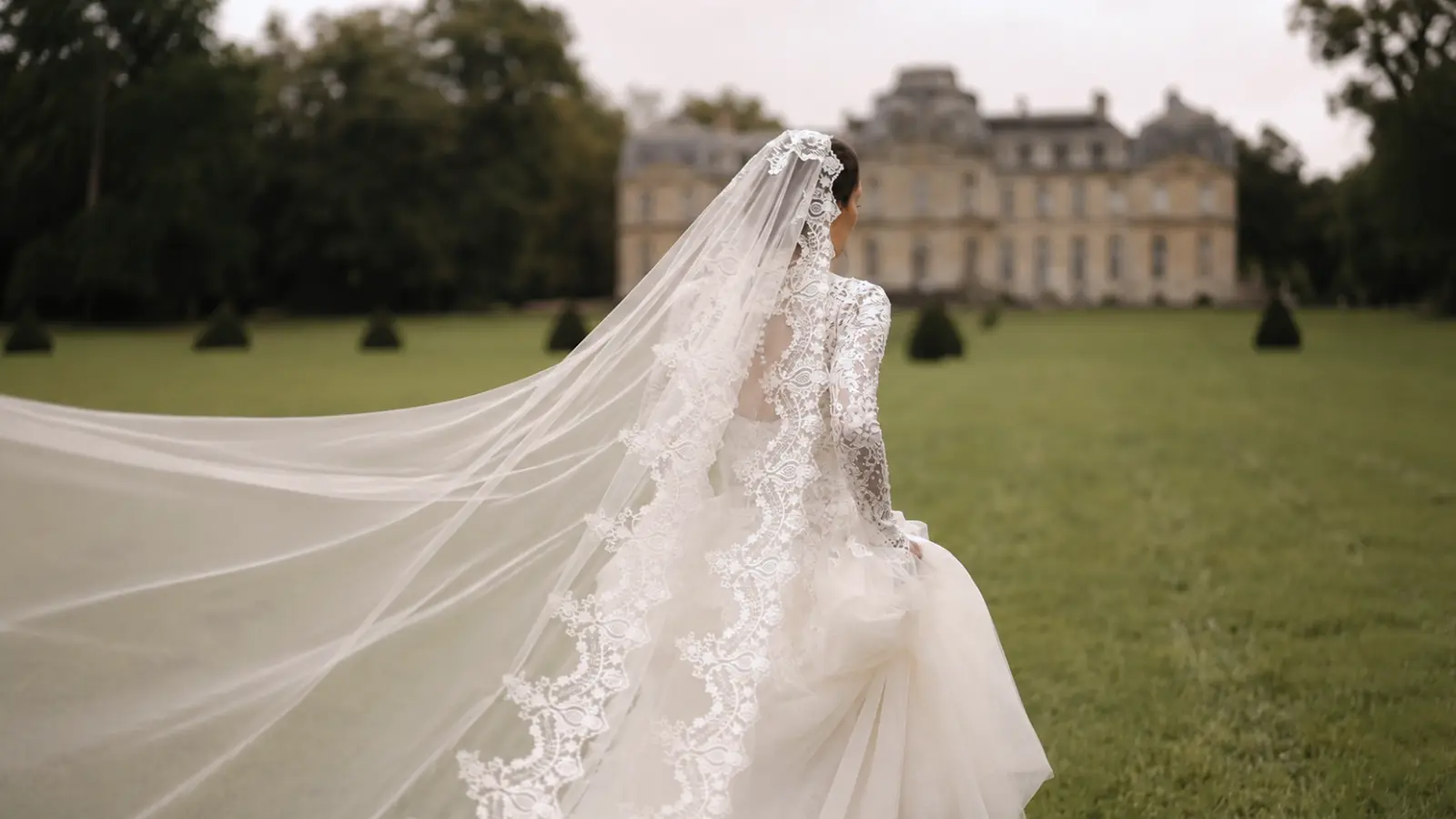 Cathedral Wedding Veil: Everything You Need to Know