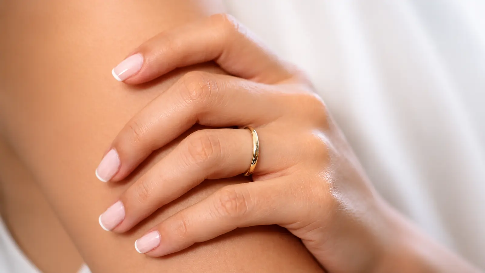 Classic Wedding Rings: Timeless Styles That Never Date