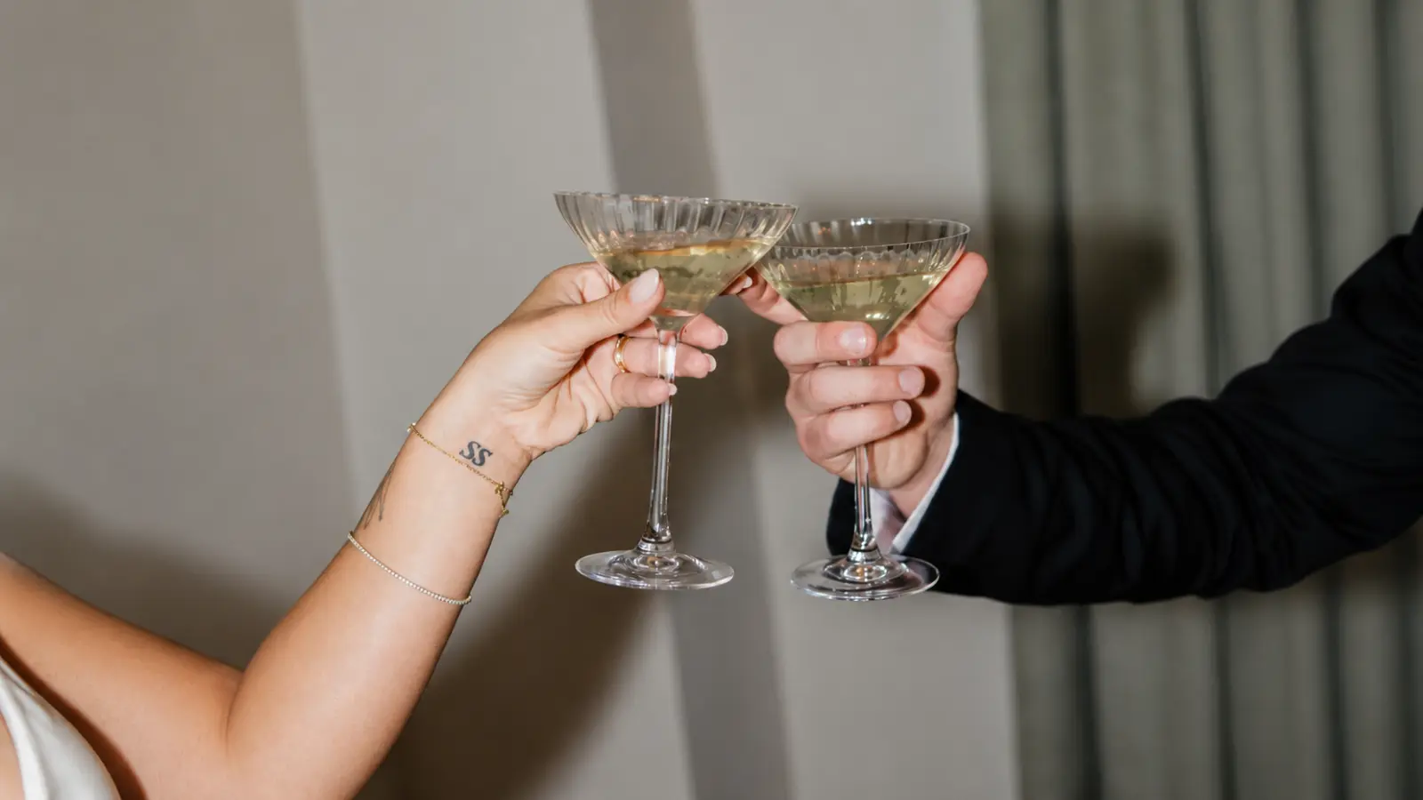 Wedding Alcohol Calculator: Estimate Beer, Wine & Liquor