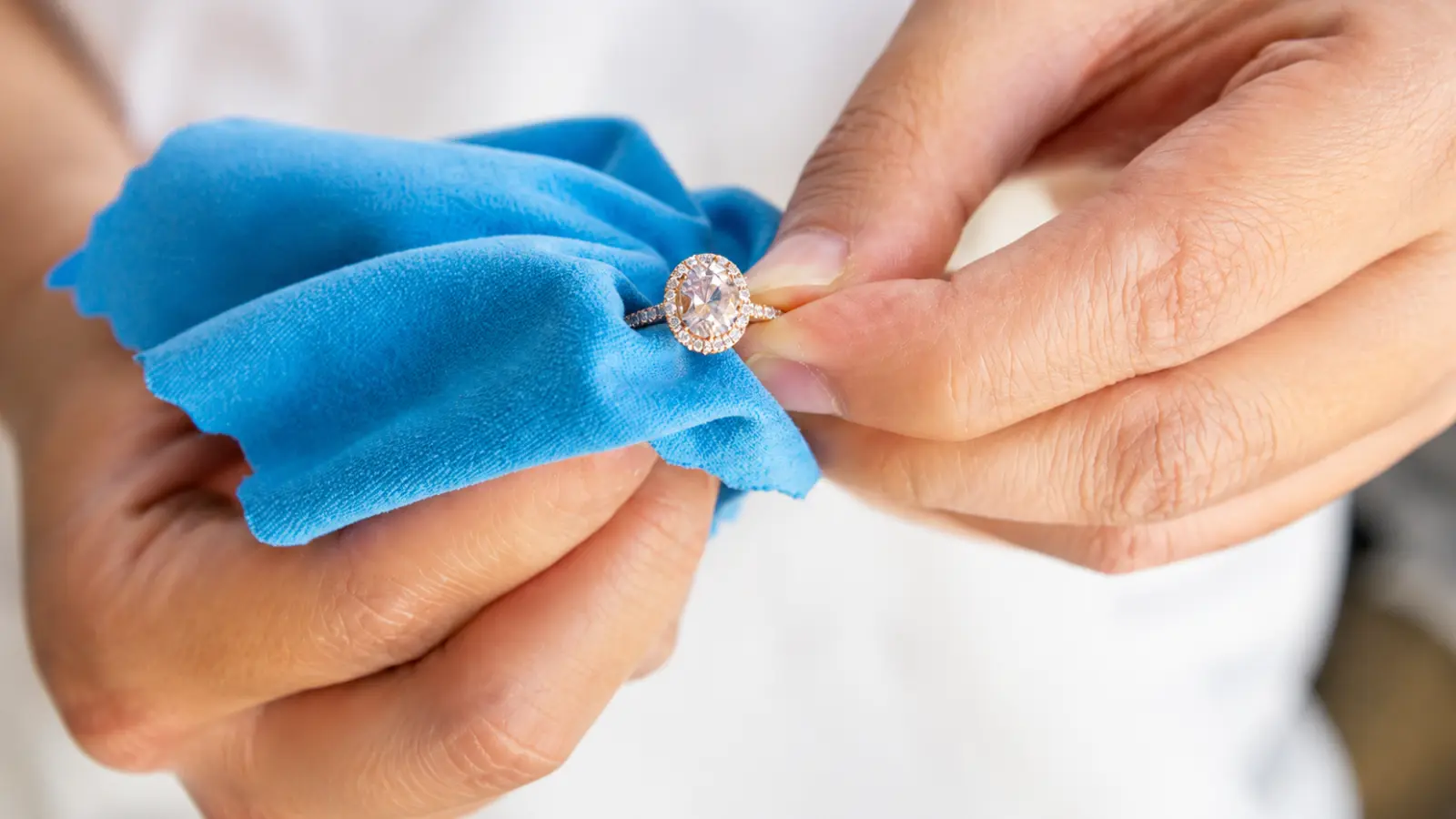 How to Clean a Wedding Ring at Home Safely