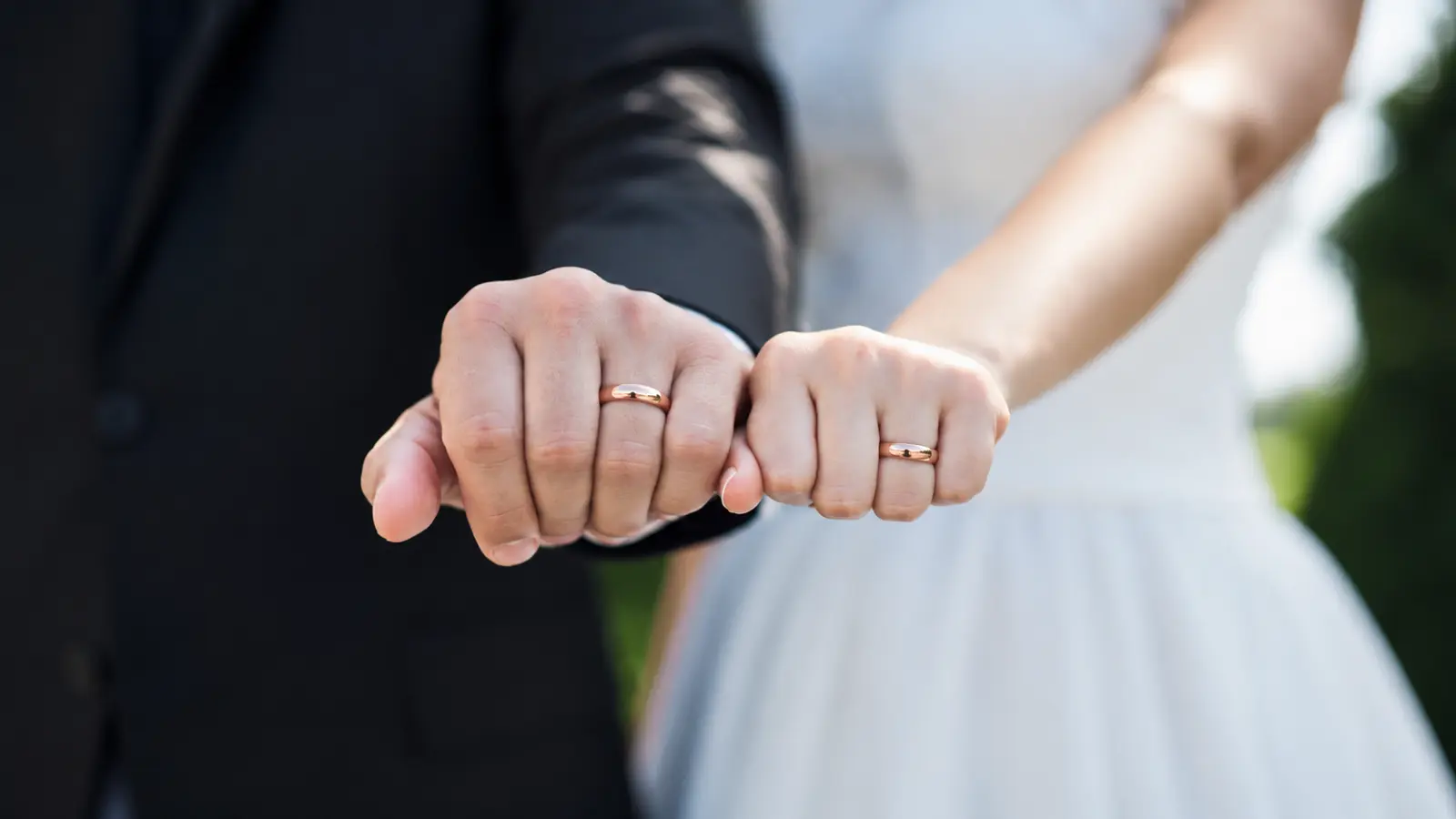 Rose Gold Wedding Rings: Romantic, Modern and Made to Last