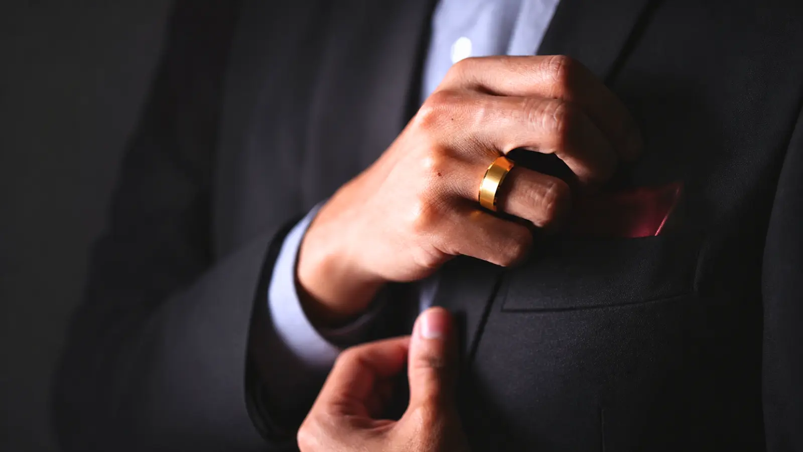 Tungsten Wedding Rings: Pros, Cons and Who They’re Best For