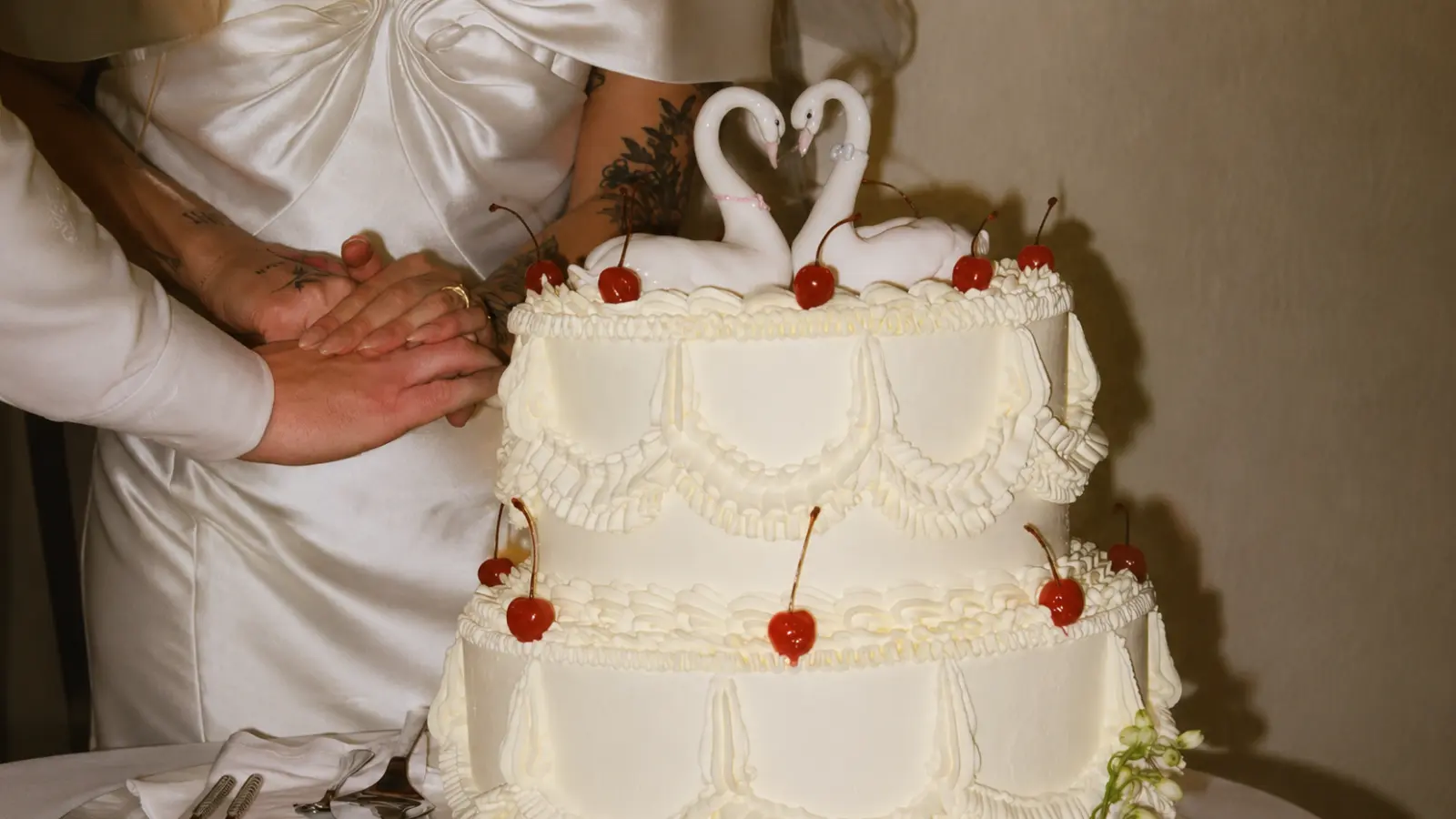 Wedding Cake Calculator: Servings, Cake Size & Cost