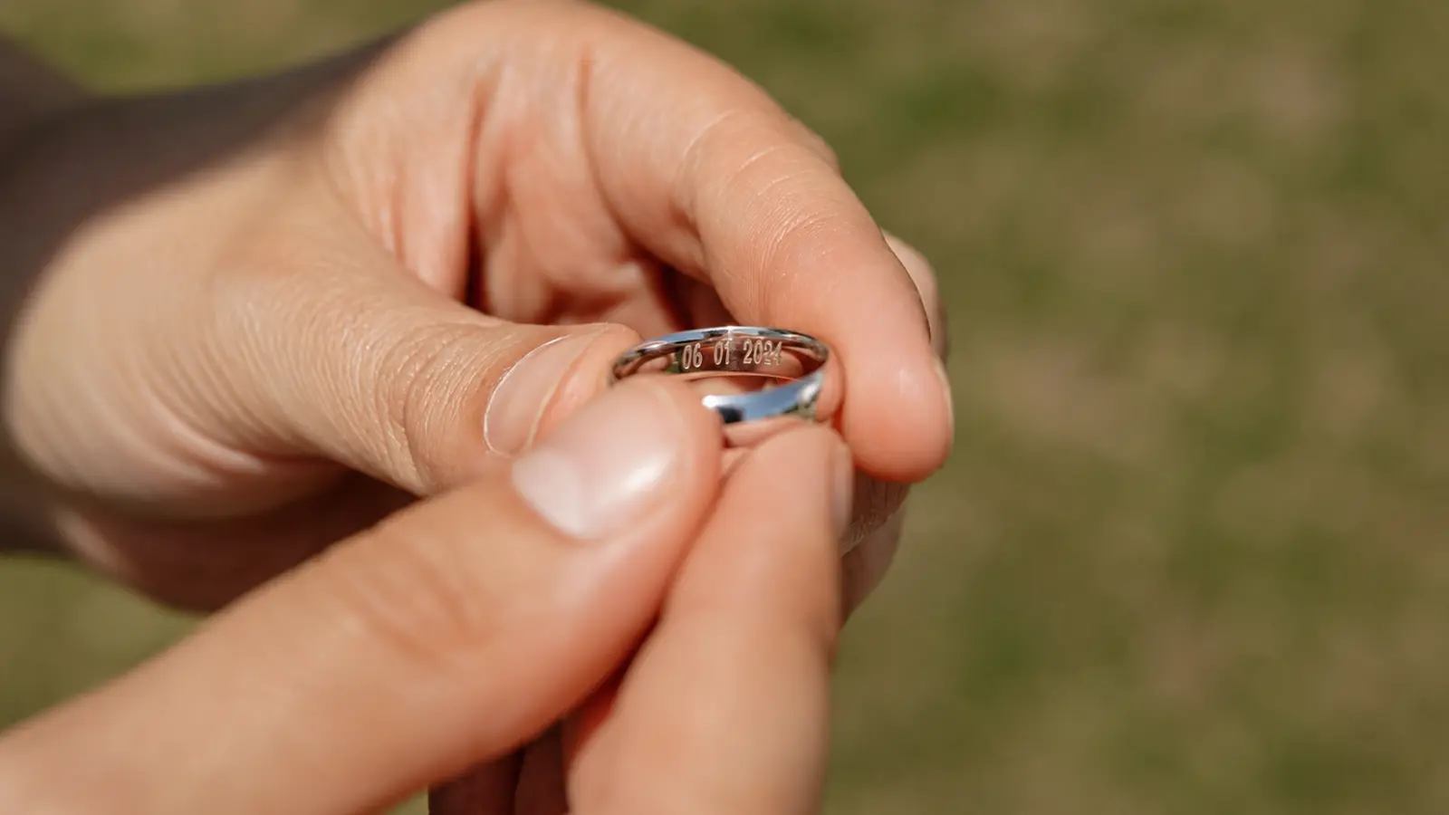 Wedding Ring Engraving Ideas: Meaningful Phrases, Dates and Symbols