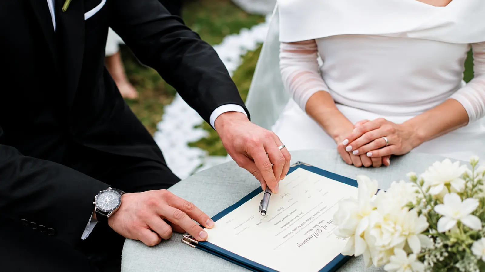 Courthouse Wedding Ceremony: What Happens, Vows, Rings and Guests
