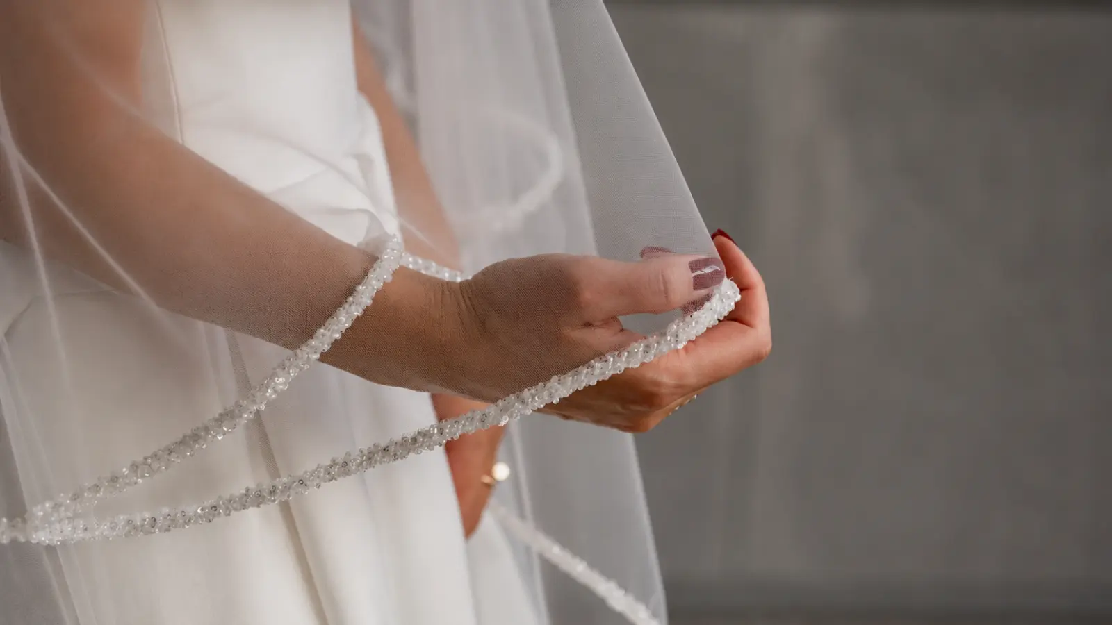Fingertip Wedding Veil: Everything You Need to Know