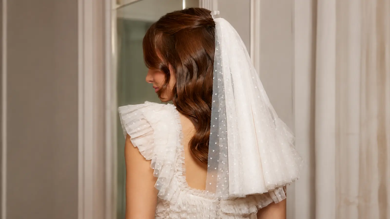 Wedding Hair Down With Veil: Placement, Volume & Styling