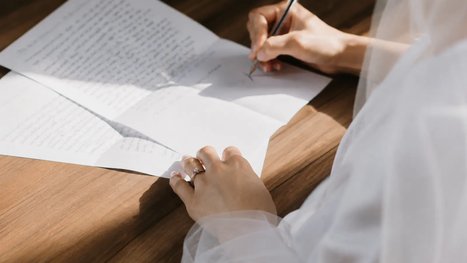 Wedding Thank You Cards: The Complete Guide to Etiquette & Wording